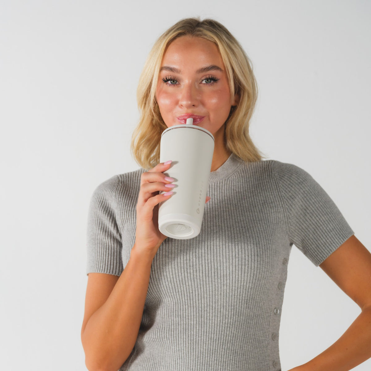 HYDROJUG HydroJug Everyday Tumbler 20oz - Ceramic-Lined Insulated Tumbler with Straw – Linen