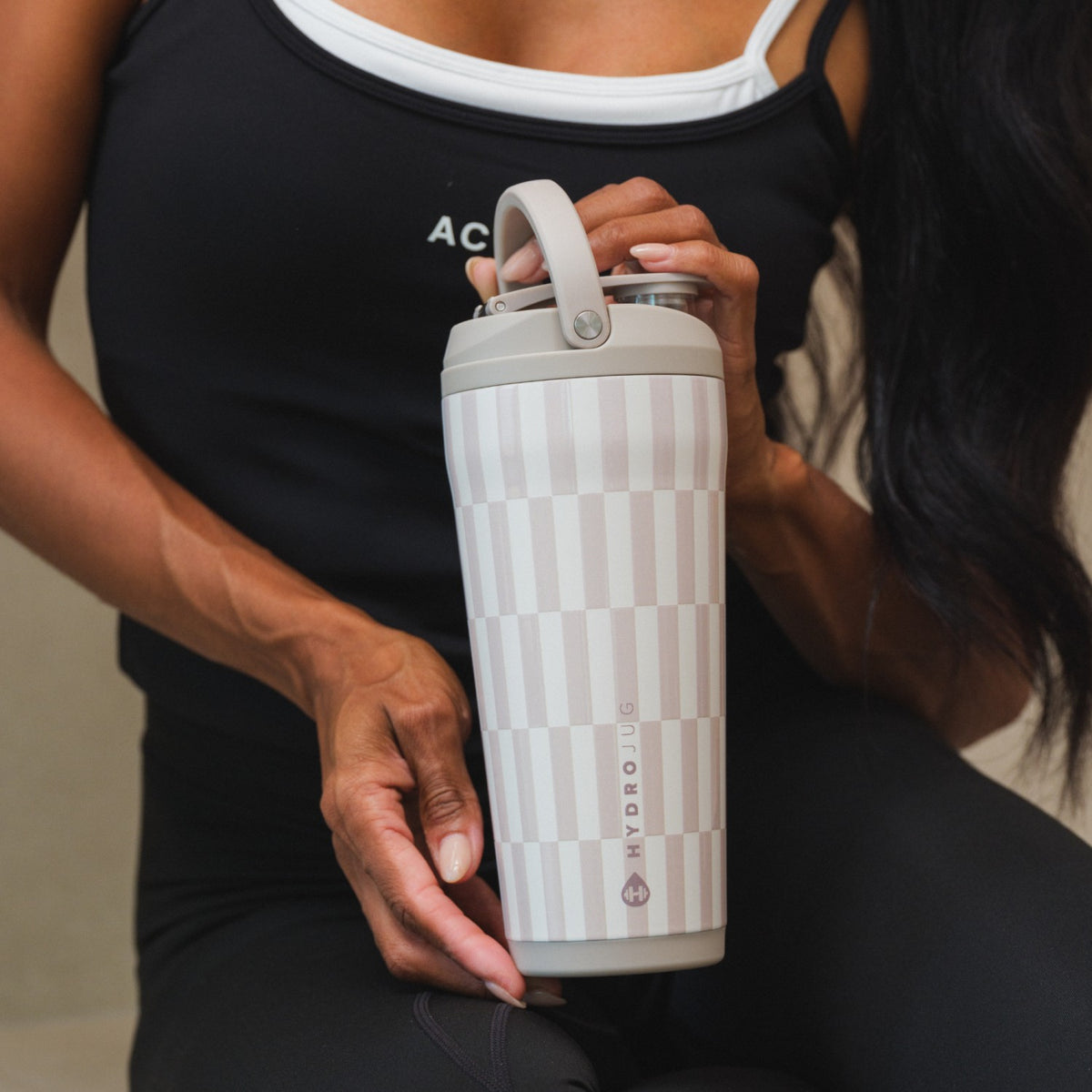 HYDROJUG HydroJug Insulated Shaker 24oz - Latte